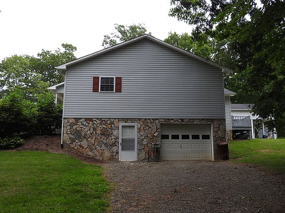 4th image of 315 Forest Ln