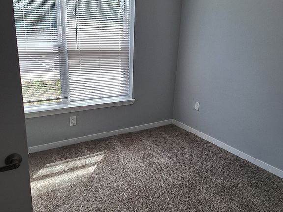 2nd image of 885 N Bierhaus Blvd #092f41a63