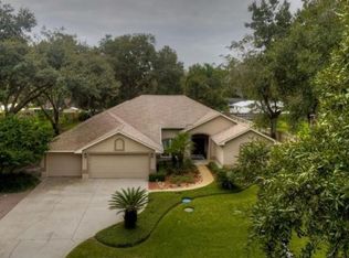 428 Loch Devon Dr, Lutz, FL 33548