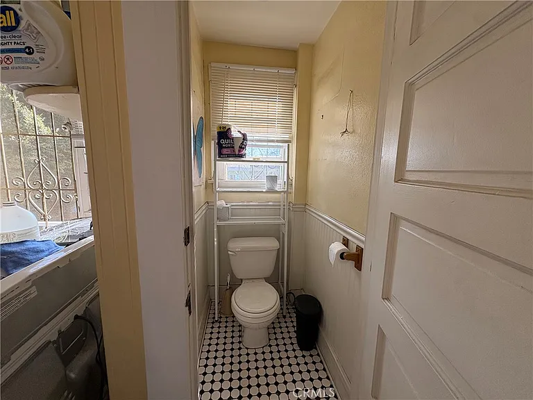 2713 S La Salle Ave — Photo 11