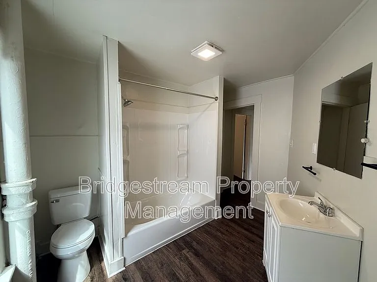 21B John St — Photo 5