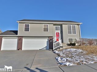 4500 W Ludwig Dr, Lincoln, NE 68528
