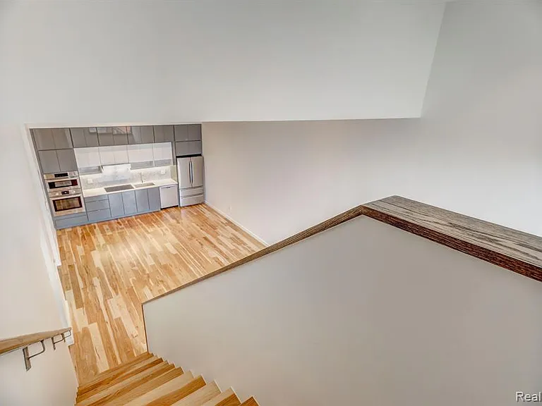 1454 Townsend St #303 — Photo 21