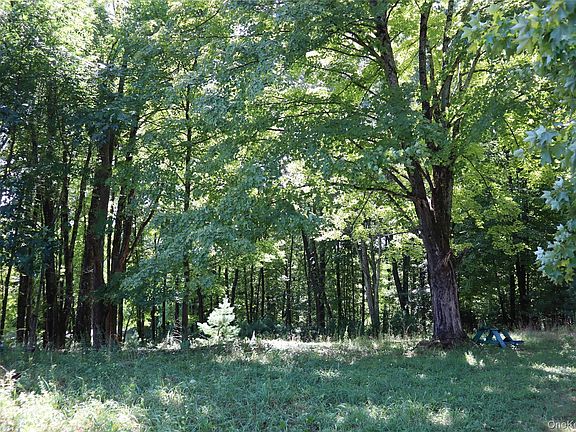 3rd image of Peeble Lane