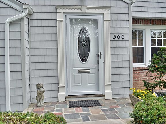 2nd image of 300 Canterbury Dr