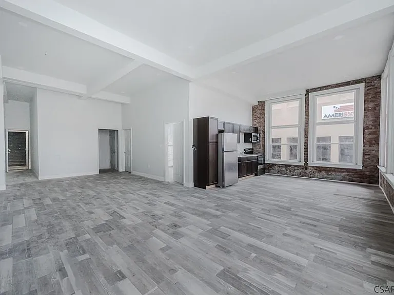 500 Main St #201 — Photo 32