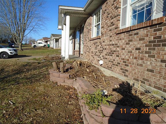 2nd image of 309 Kenwood St