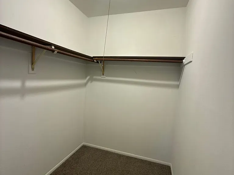 N169W19862 Chestnut Ct — Photo 11