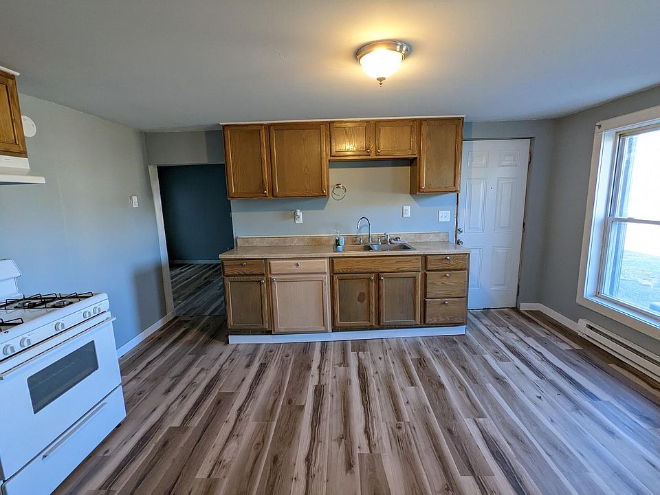 Kitchen sink area