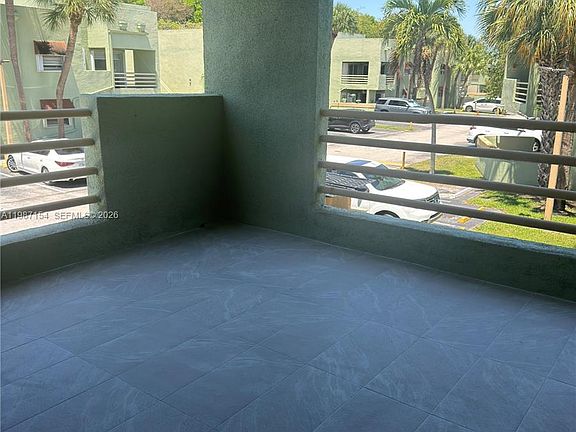 4th image of 11163 NW 7th St APT 201-19