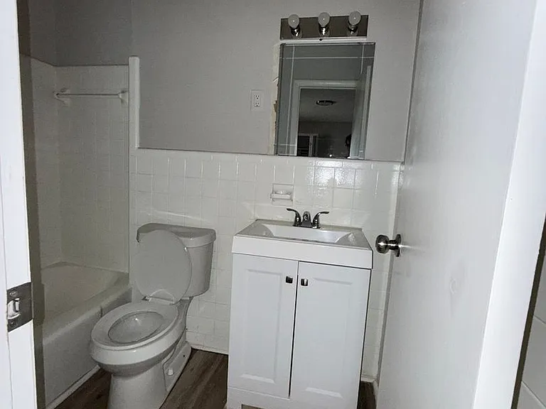 206 Cloverleaf Dr — Photo 8