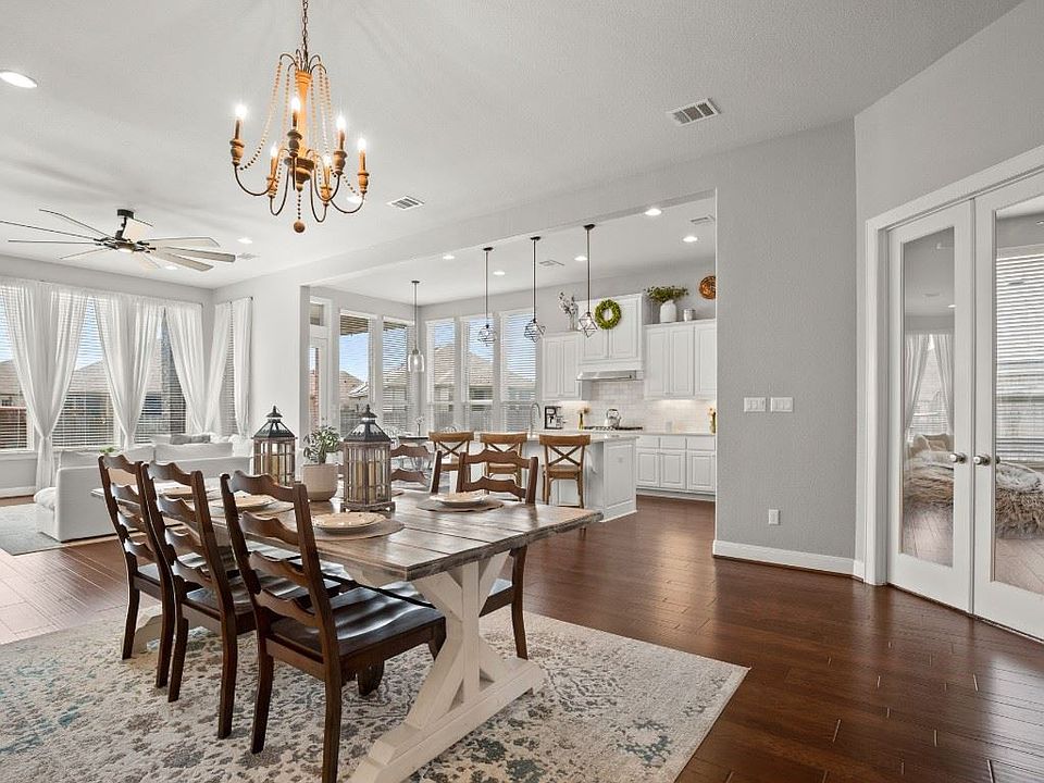 1st image of 104 Regents Ln