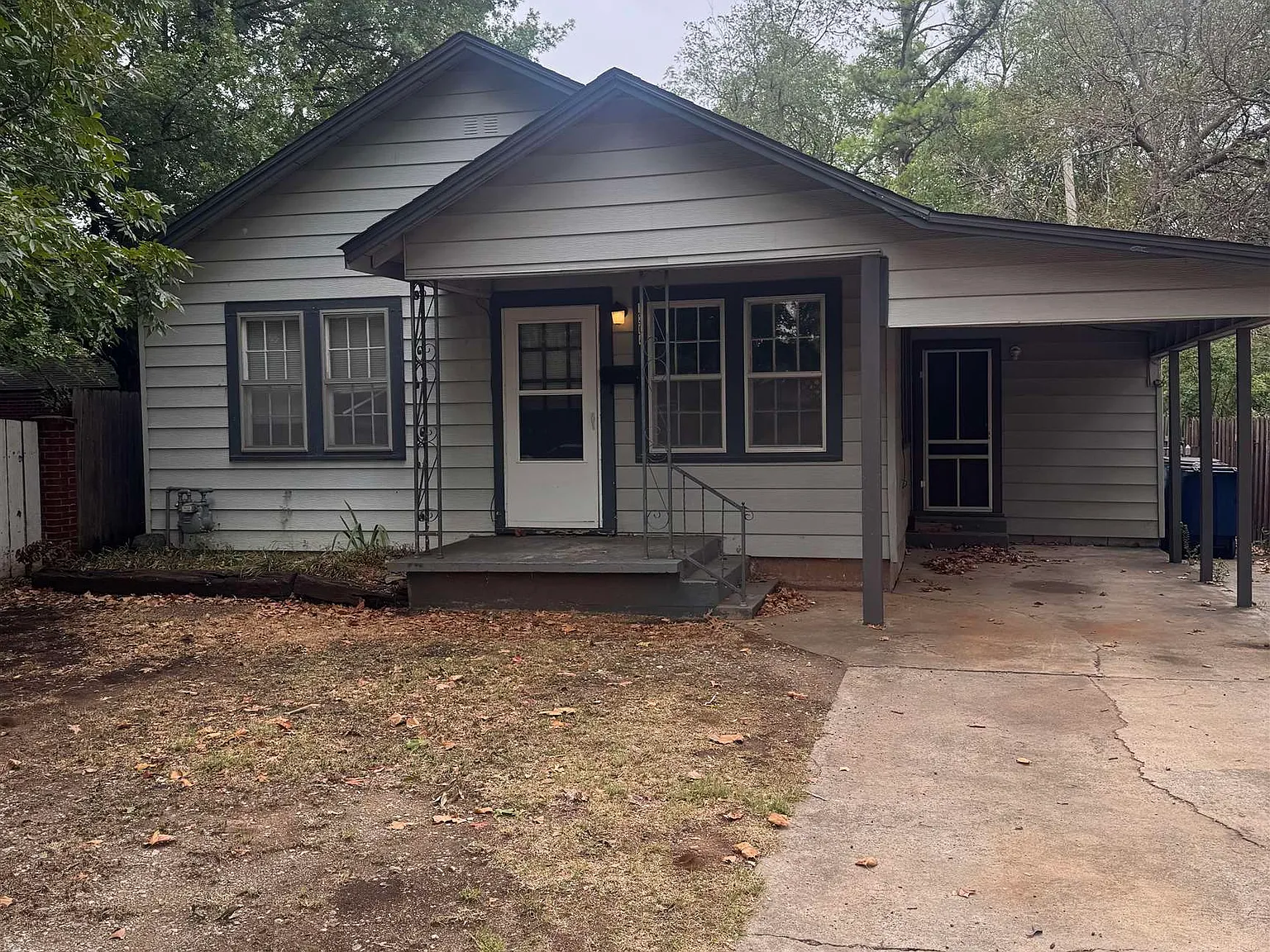 3 bed, 1.0 bath, 1142 sqft, $850 — Photo 1