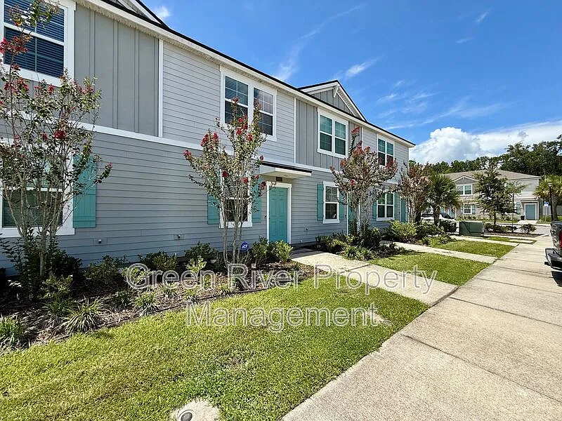 2 bed, 2.5 bath, 1110 sqft, $1,600 — Photo 2