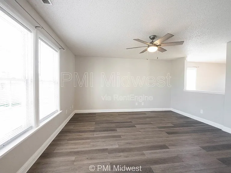 859 Runnymede Dr — Photo 10