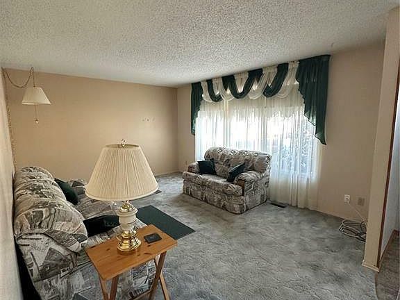 5th image of 303 7th Ave W