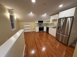 796 Pleasant St #B, Bridgewater, MA 02324