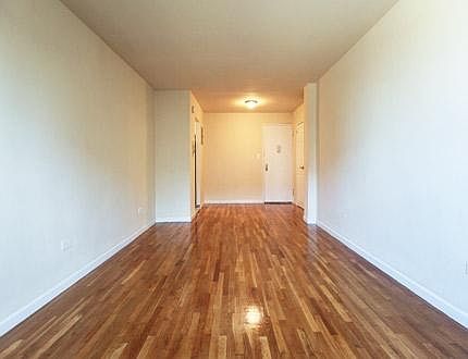4th image of 3328 Parsons Blvd #1