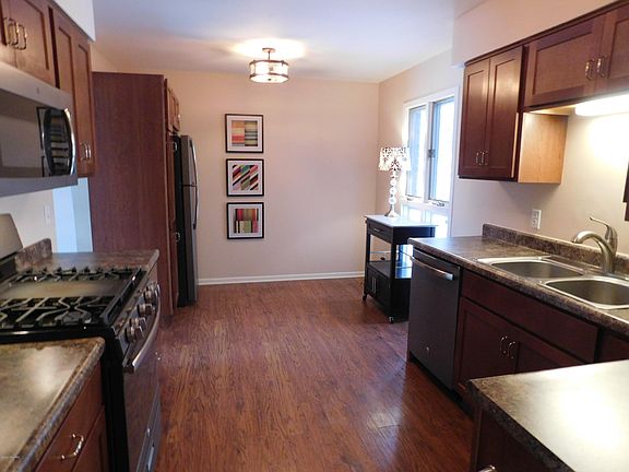2nd image of 3642 Woodcliff Dr