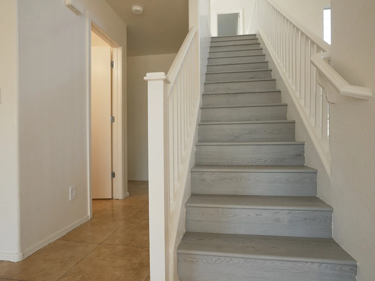 4 bed, 2350 sqft, $2,200 — Photo 4