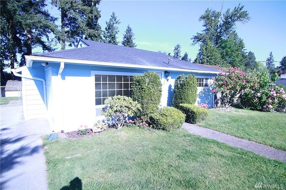 2 bed, 700 sqft, $2,095 — Photo 1