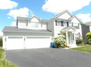 615 Vista Dr, Oswego, IL 60543