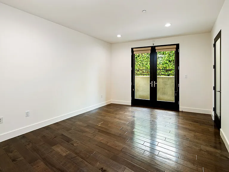 1304 Roxbury Dr #103 — Photo 15