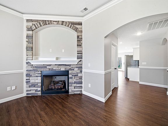 3rd image of 2133 Davenport Ct