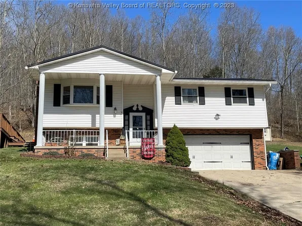 211 Poplar Rd, Clendenin, WV 25045