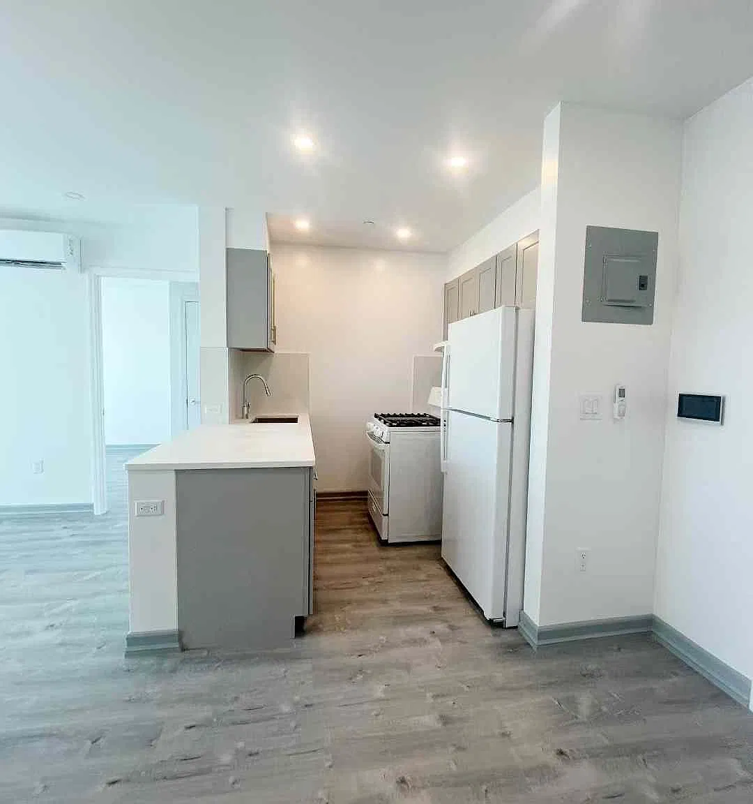 5722 7th Avenue — Photo 4