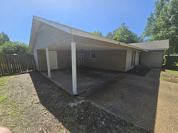 2nd image of 4096 Royalcrest Dr