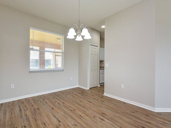 5th image of 538 Bromley Ct