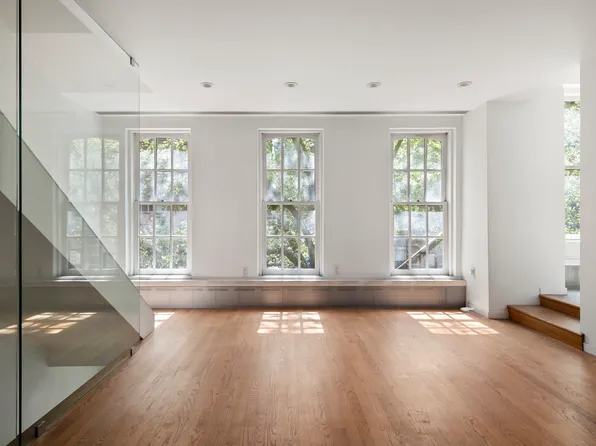 351 East 62nd Street image 5 of 15