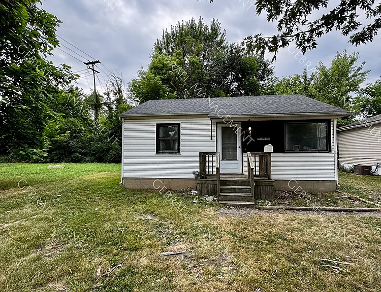 3123 Bennett Ave — Photo 2