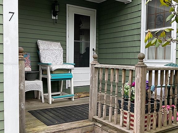 4th image of 7 Bisbee Dr