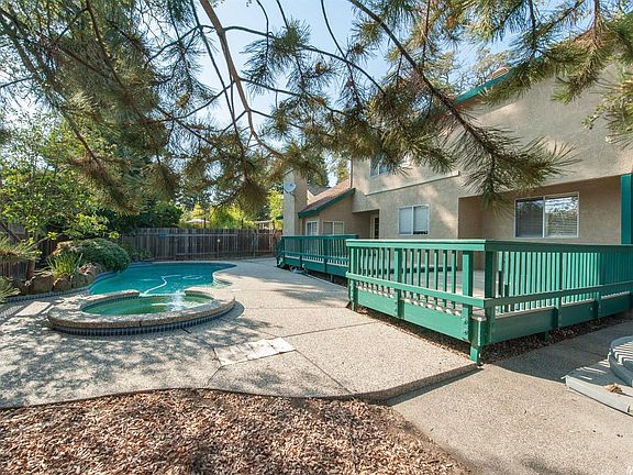 3rd image of 7542 Westover Ct