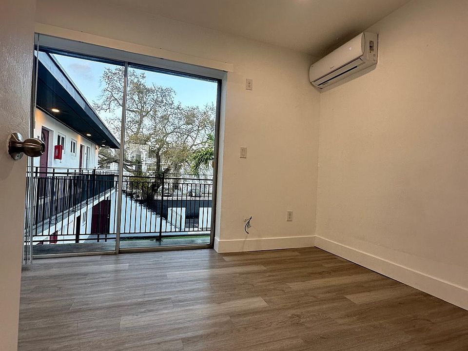 1st image of 14280 NE 6th Ave #11