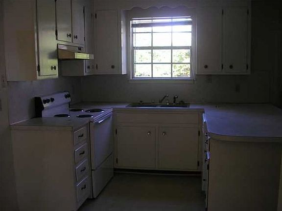 5th image of 8175 Imperial Dr