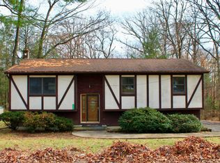 427 Dogwood Rd, Stroudsburg, PA 18360