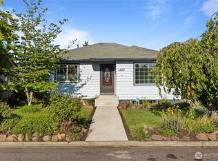 1203 S 8th Ave, Yakima, WA 98902