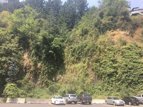 SW Broadway Dr, Portland, OR 97201