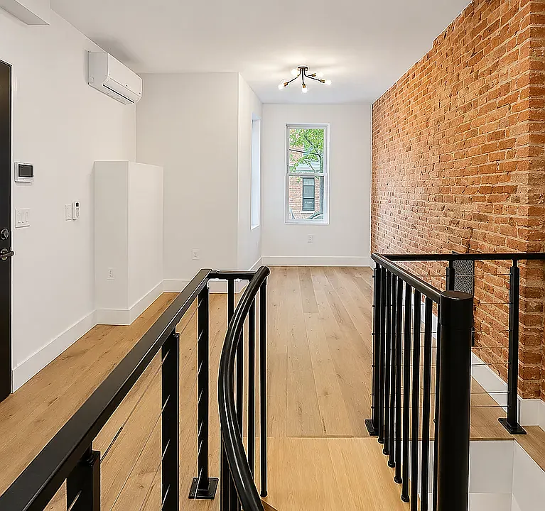 1578 De Kalb Ave #1LR