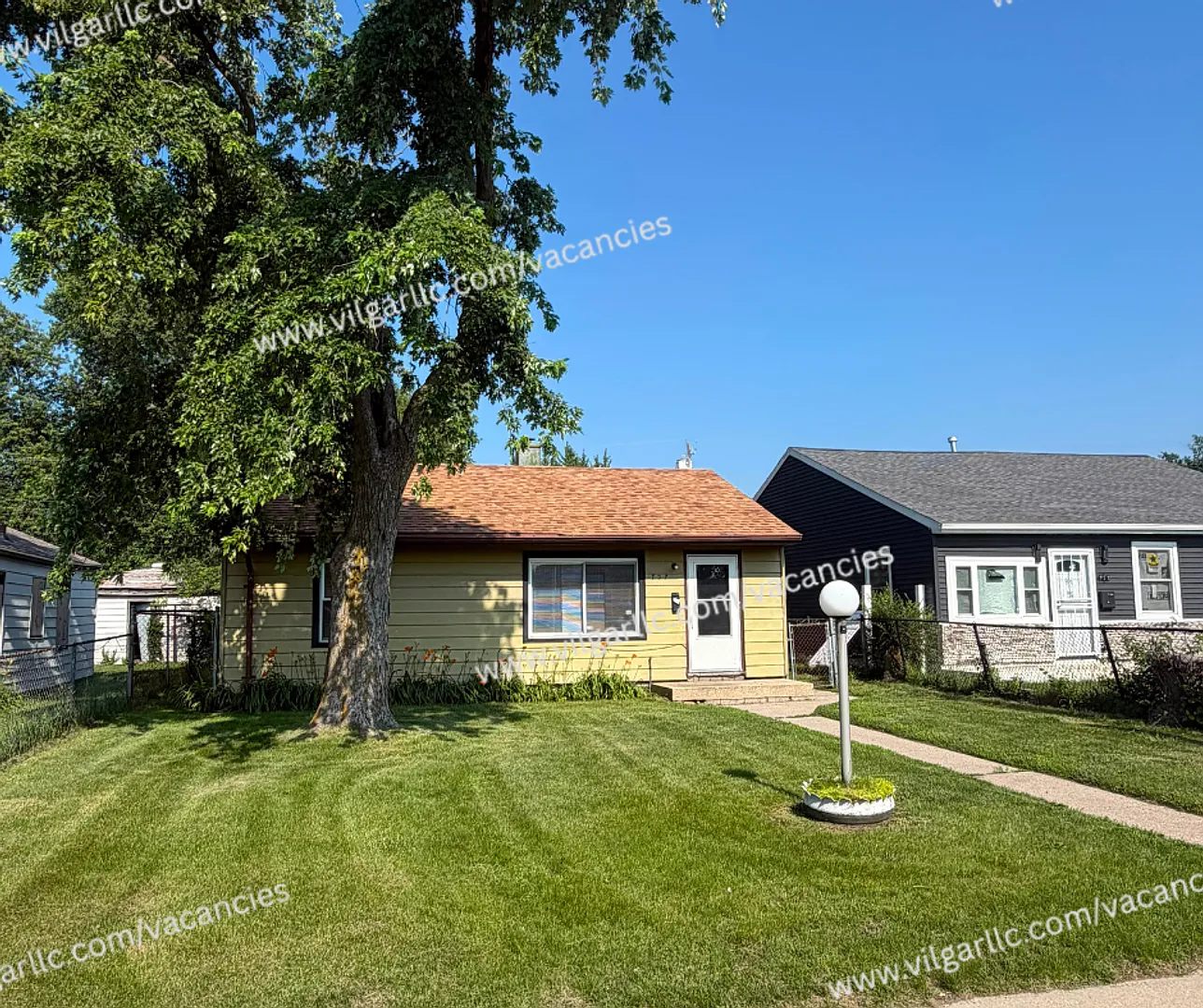 Very spacious 2 Bedroom 1 Bathroom Home — Photo 2