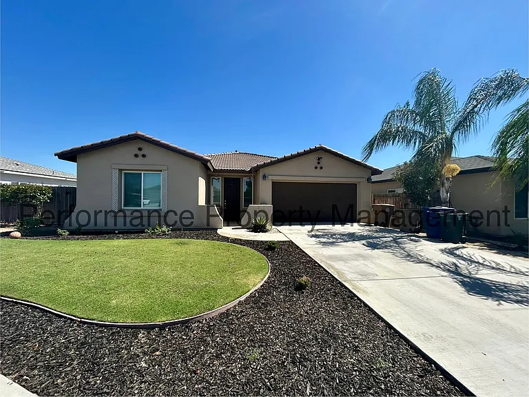 2505 Mercedes Dr — Photo 1
