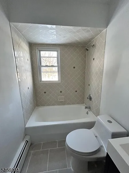 4 bed, 2.0 bath, 1560 sqft, $3,775 — Photo 2
