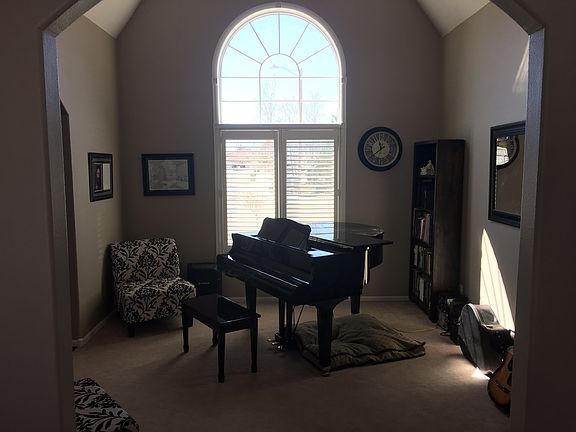 4th image of 2717 Driftwood Ln