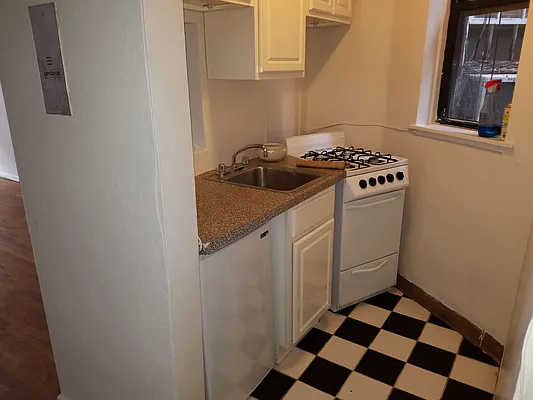 Rented by Prince Real Estate Associates LLC | media 22