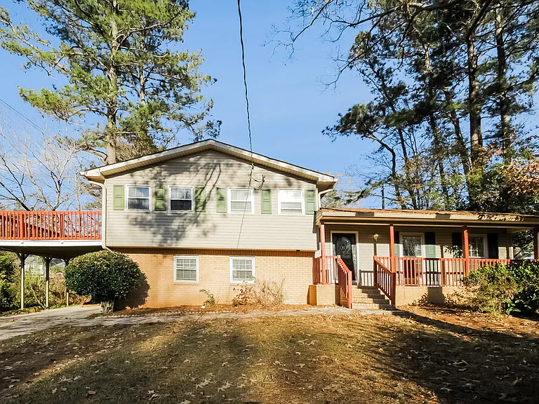 3334 Heatherwood Ln SW — Photo 1