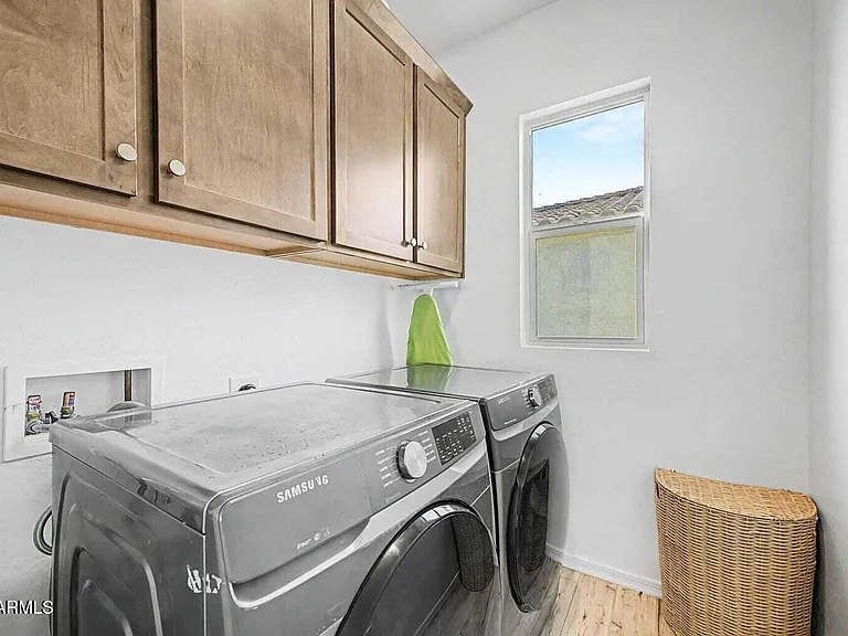 1033 S 150th Dr — Photo 21
