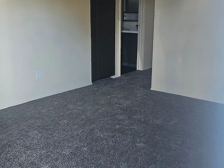 Springwood Court Apts — Photo 16